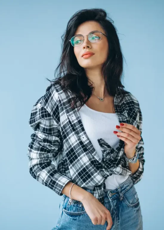 frashion model in black and white dress